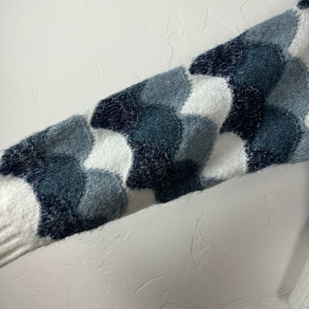 A.N.A A New Approach Sweater Crew Neck Pullover Printed Scalloped Blue White Top - Picture 6 of 8